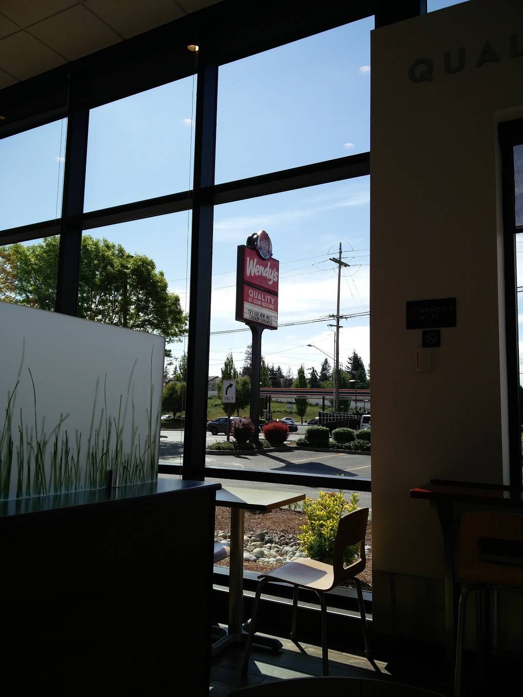 Wendys | restaurant | 11905 Hwy 99, Everett, WA 98204, USA | 4255131255 OR +1 425-513-1255