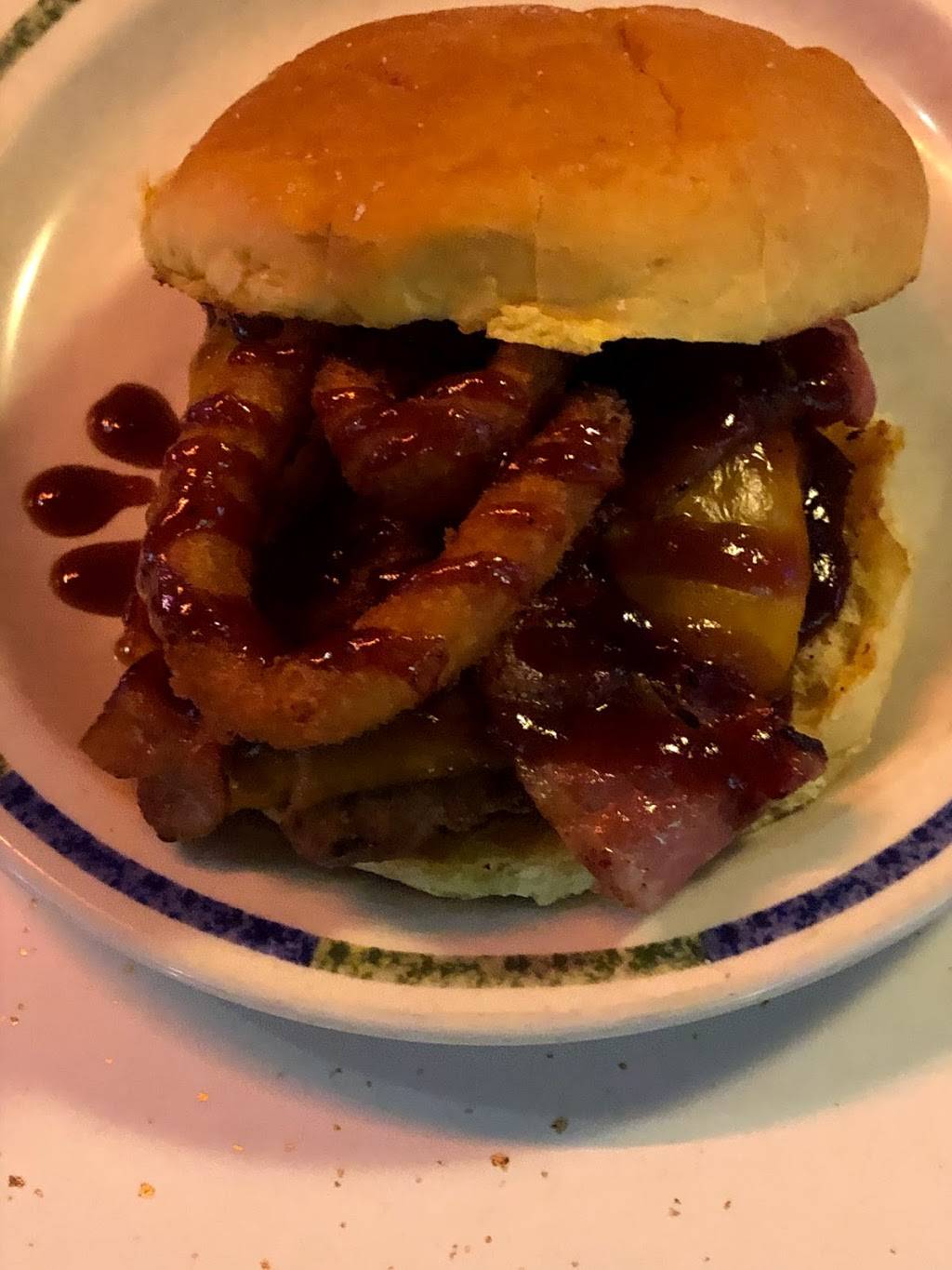 Disilvios Family Grill | restaurant | 517 N Main St, Hubbard, OH 44425, USA | 3305344980 OR +1 330-534-4980