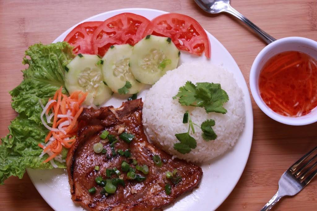 Chefs Phở & Grill | restaurant | 324 S Twin Oaks Valley Rd #130, San Marcos, CA 92078, USA | 7607446789 OR +1 760-744-6789