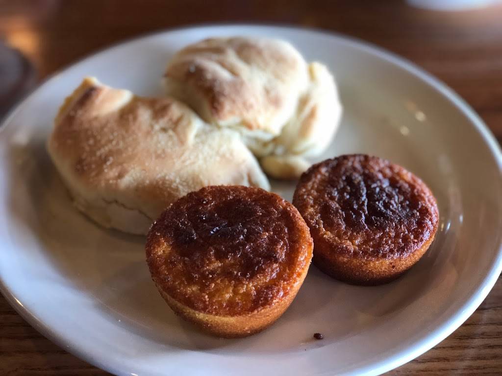 Cracker Barrel Old Country Store | restaurant | 2494 Airport Rd, Jackson, MI 49202, USA | 5177835300 OR +1 517-783-5300