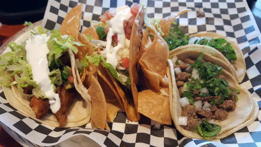 Tom’s Tailgate | restaurant | 15831 Imperial Hwy, La Mirada, CA 90638, USA | 5629477733 OR +1 562-947-7733