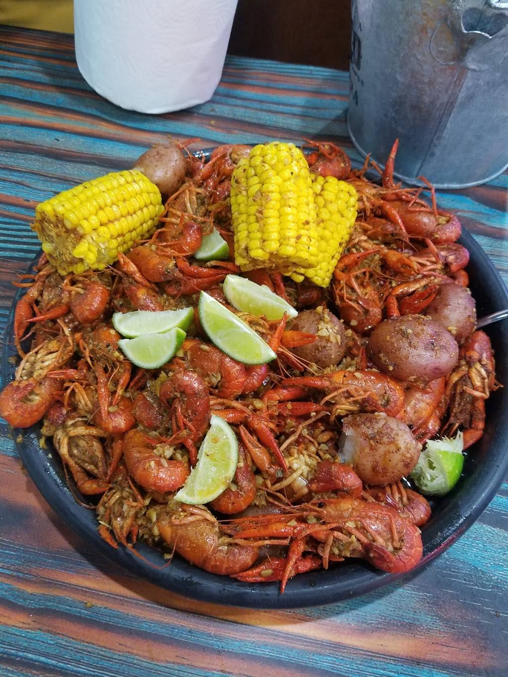 Mambo Seafood | restaurant | 6101 Airline Dr, Houston, TX 77076, USA | 7136919700 OR +1 713-691-9700