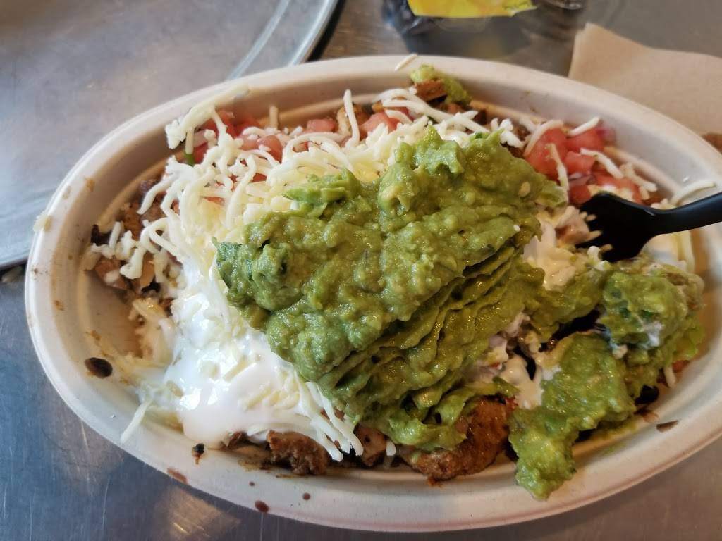 Chipotle Mexican Grill | restaurant | 2711 N Mayfair Rd Ste A, Wauwatosa, WI 53222, USA | 4142586649 OR +1 414-258-6649