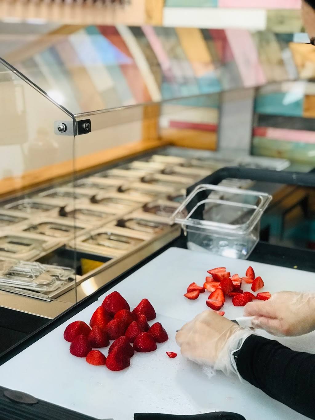 Three Rivers Yogurt | restaurant | 41727 Sierra Dr, Three Rivers, CA 93271, USA | 5596901286 OR +1 559-690-1286