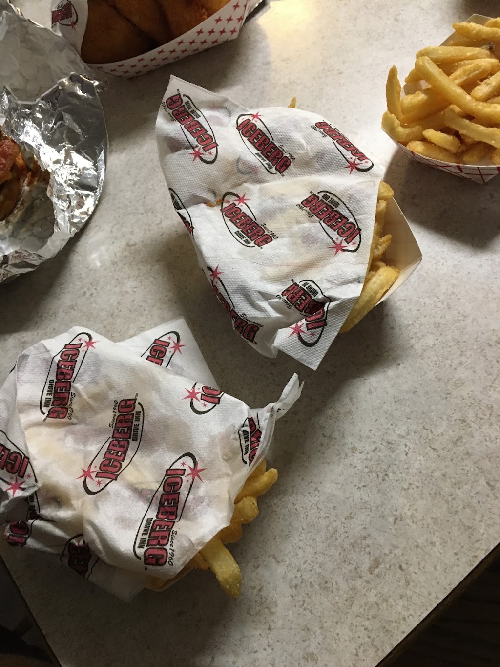 Iceberg Drive Inn- Santaquin | restaurant | 34 Highland Dr, Santaquin, UT 84655, USA | 8016098484 OR +1 801-609-8484