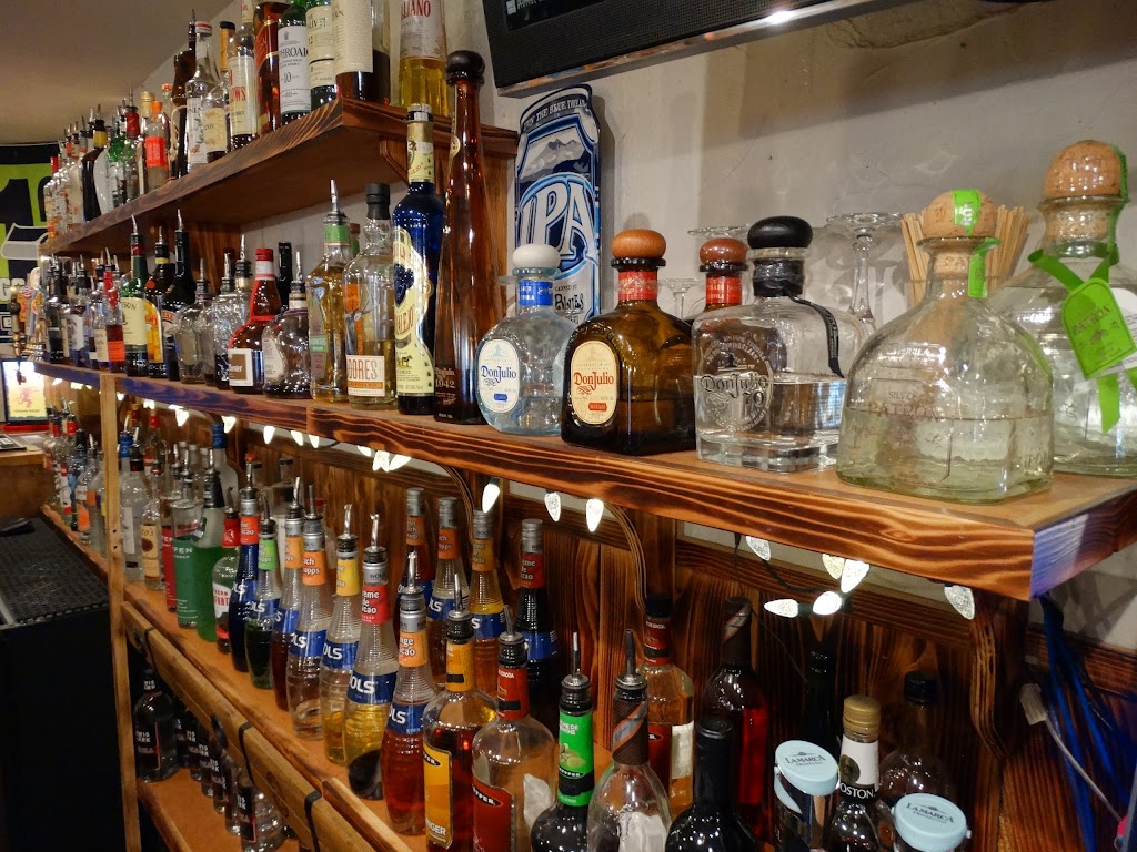 Ducks and Drakes | night club | 221 8th St, Leavenworth, WA 98826, USA | 5094709824 OR +1 509-470-9824