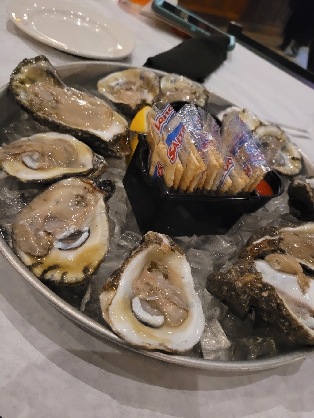 Half Shell Oyster House, Pelham | restaurant | 2408 Pelham Pkwy, Pelham, AL 35124, USA | 2057305566 OR +1 205-730-5566