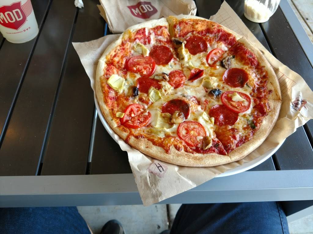 MOD Pizza | restaurant | 1370 E Main St, Carbondale, IL 62901, USA | 6184404803 OR +1 618-440-4803
