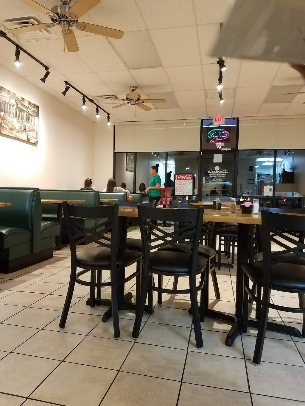 Zenos Italian Grill | restaurant | 938 E 3rd St, Pembroke, NC 28372, USA | 9107759393 OR +1 910-775-9393