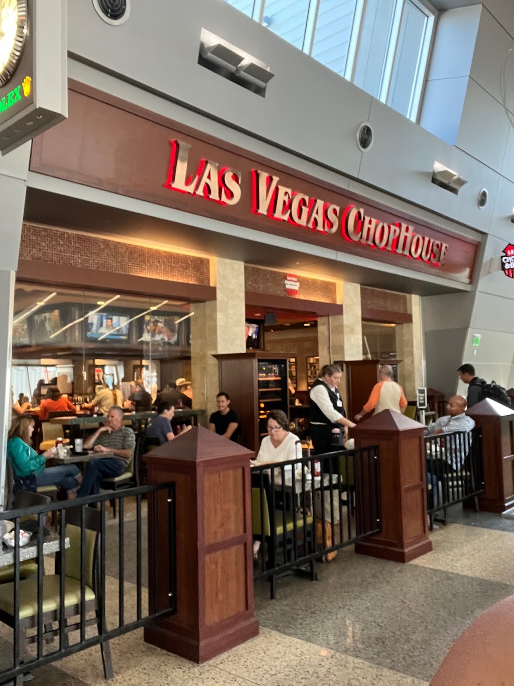 Las Vegas Chophouse & Brewery | restaurant | 5757 Wayne Newton Blvd, Las Vegas, NV 89119, USA | 7022615211 OR +1 702-261-5211