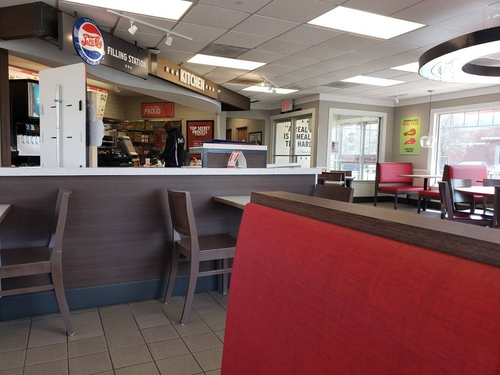 KFC | restaurant | 32 Shunpike Rd, Cromwell, CT 06416, USA | 8606329888 OR +1 860-632-9888