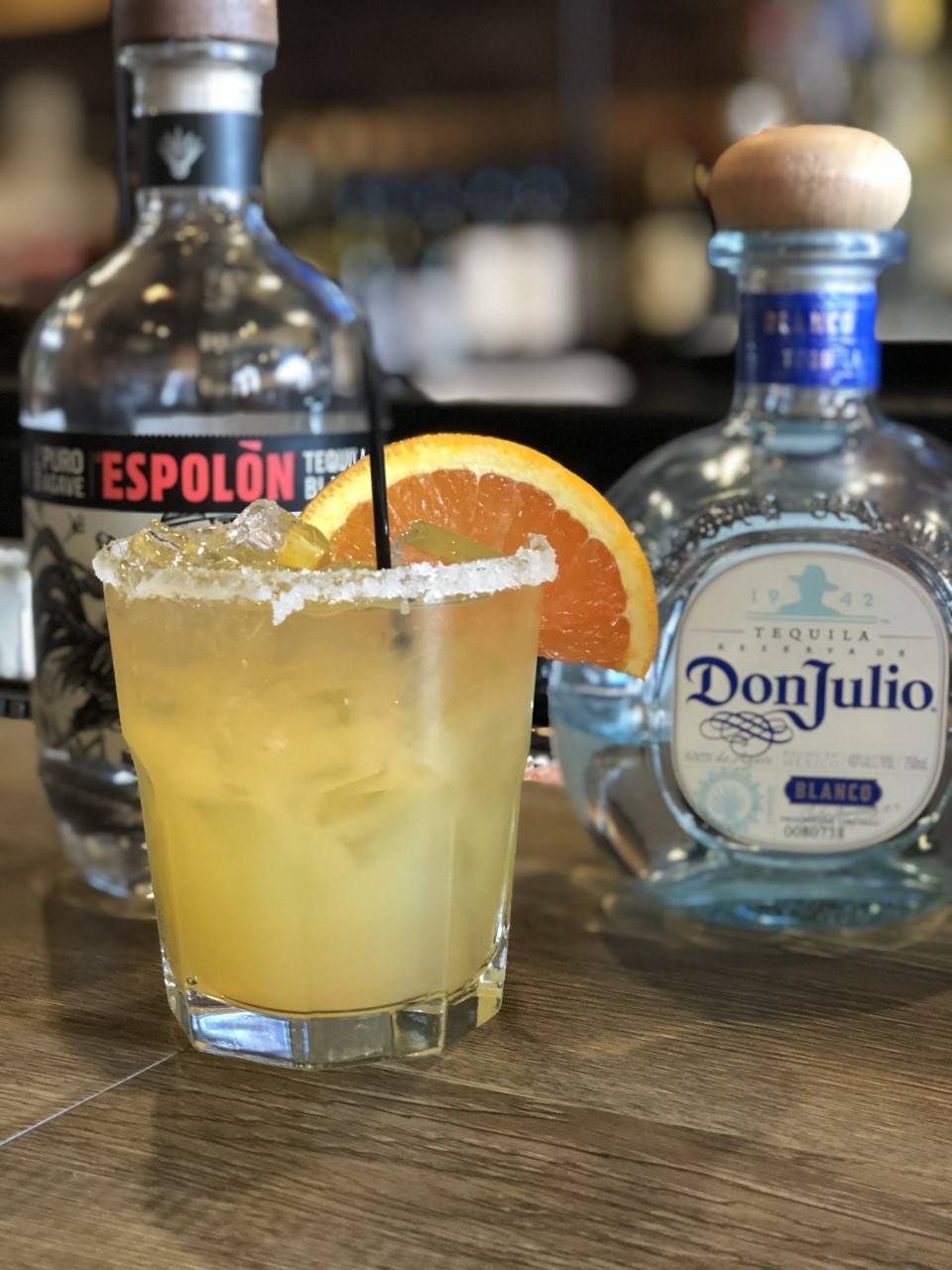 Retro Grub And Pub | restaurant | 87 Elizabeth St, Derby, CT 06418, USA | 4757775366 OR +1 475-777-5366