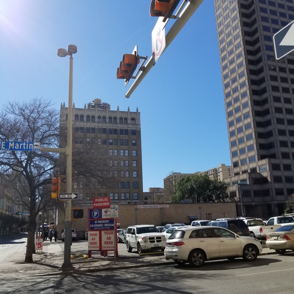 Bill Miller Bar-B-Q | restaurant | Marys, 501 N St Marys St, San Antonio, TX 78205, USA | 2102124343 OR +1 210-212-4343