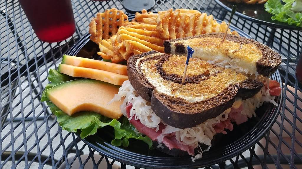 Silkys Pub | restaurant | 5135 Liberty Ave, Pittsburgh, PA 15224, USA | 4126836141 OR +1 412-683-6141