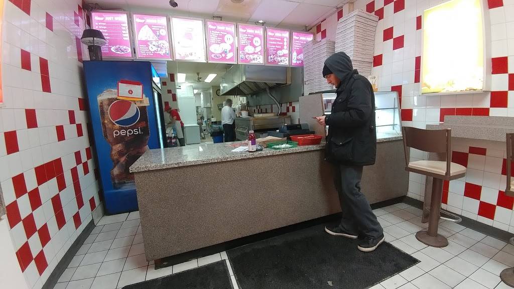 3 for 1 Pizza | restaurant | 3353 The Credit Woodlands, Mississauga, ON L5C 2K1, Canada | 9052757536 OR +1 905-275-7536