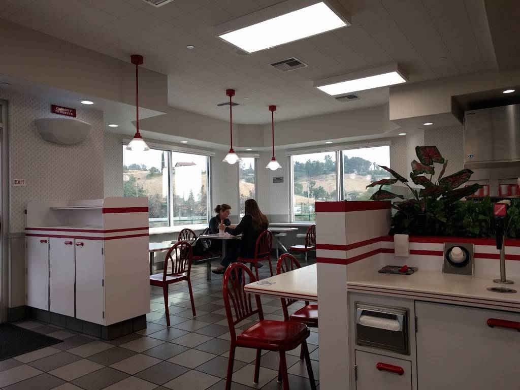 In-N-Out Burger | restaurant | 31465 Avenue E, Yucaipa, CA 92399, USA | 8007861000 OR +1 800-786-1000