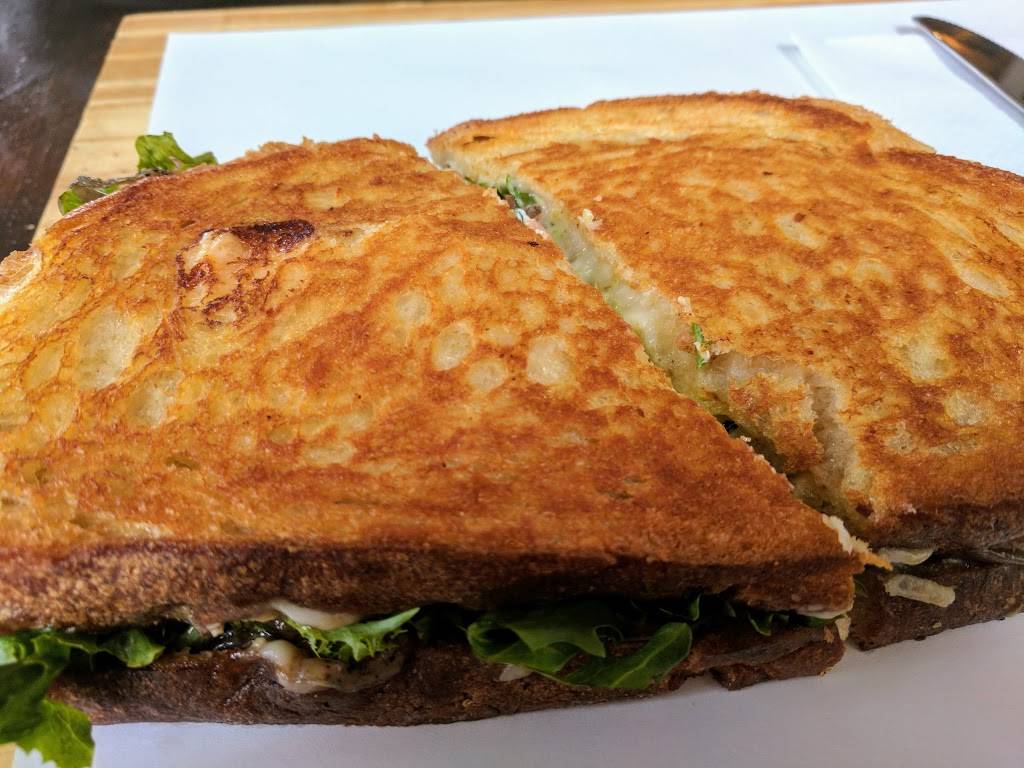 La Shop | cafe | 274 Rue Principale E, Magog, QC J1X 4X5, Canada | 8198432093 OR +1 819-843-2093