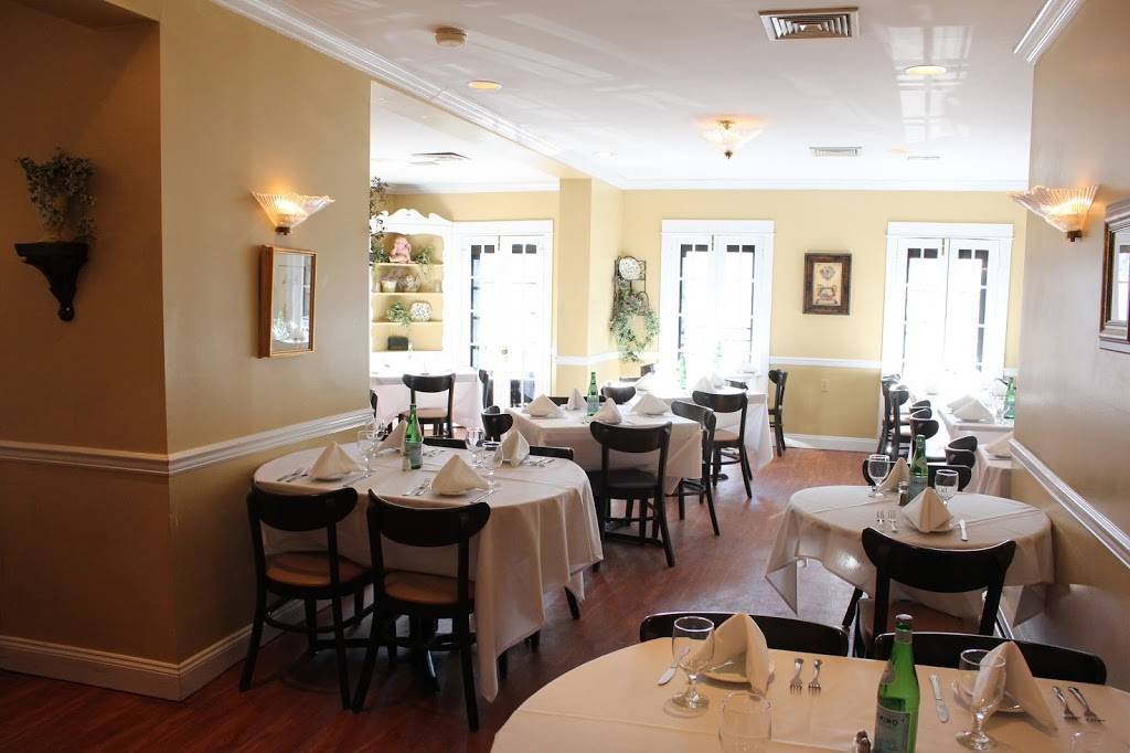 The Little Tuna | restaurant | 4 N White Horse Pike, Lindenwold, NJ 08021, USA | 8567950888 OR +1 856-795-0888