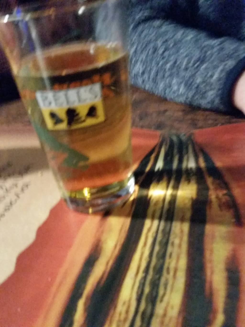 GGs Bar & Grill | restaurant | 5701 E 71st St, Indianapolis, IN 46220, USA | 3175958900 OR +1 317-595-8900