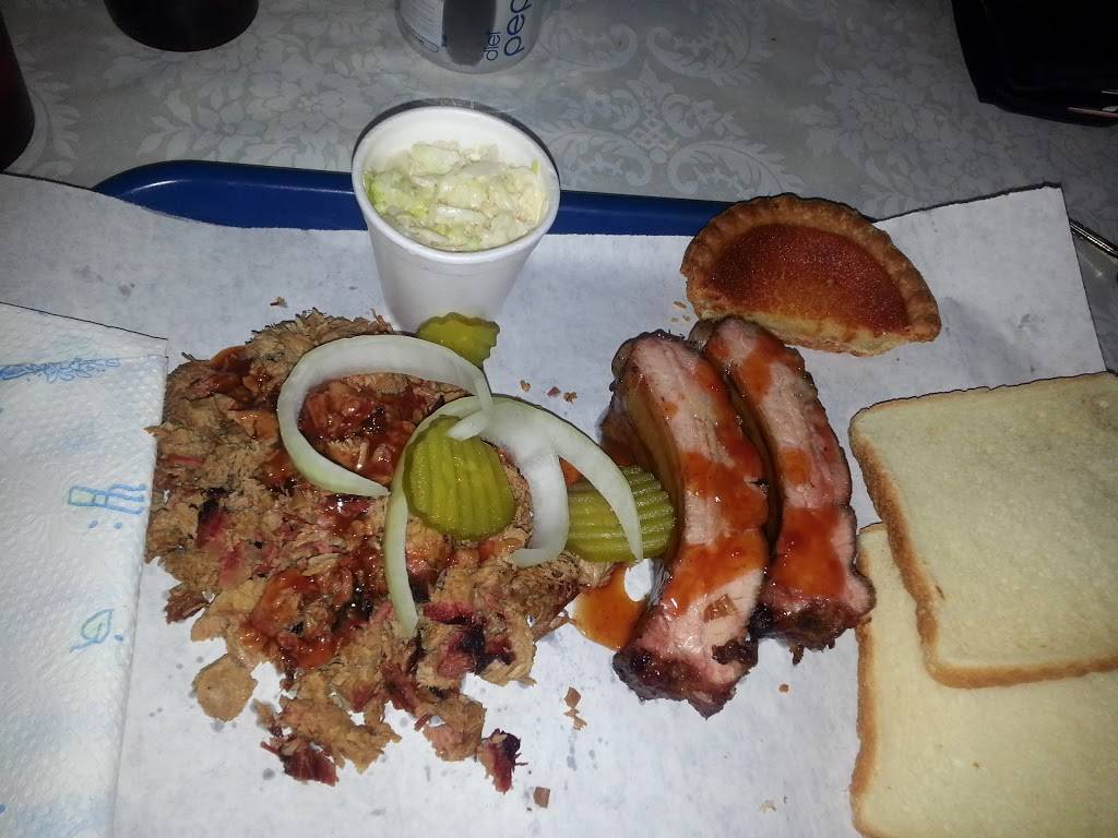 Stutts House of Barbeque | restaurant | 2021 E Apache St, Tulsa, OK 74110, USA | 9184282355 OR +1 918-428-2355