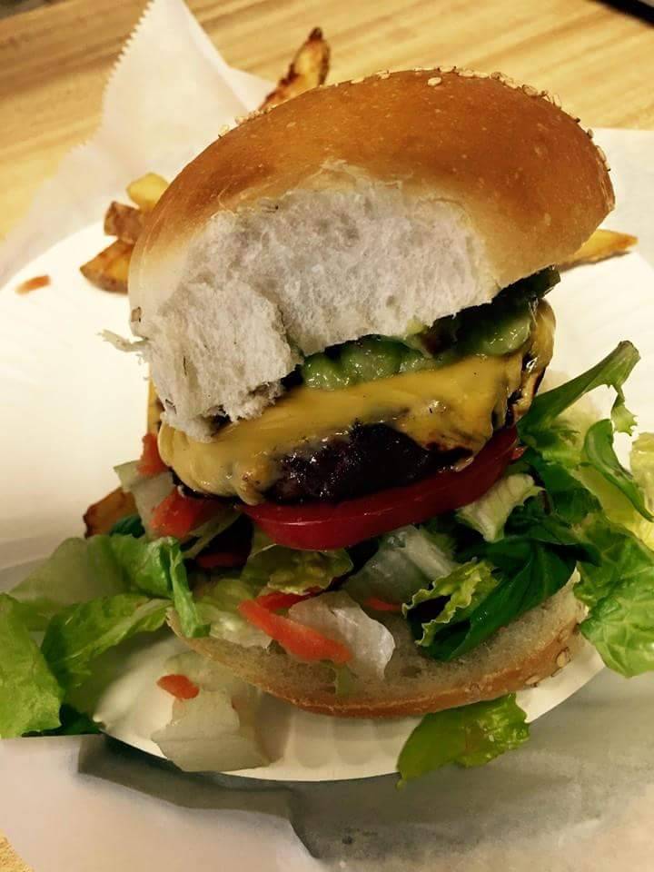 Hickorys Famous Wood Pit BBQ Grill | restaurant | 674 Port Washington Blvd, Port Washington, NY 11050, USA | 5168837174 OR +1 516-883-7174