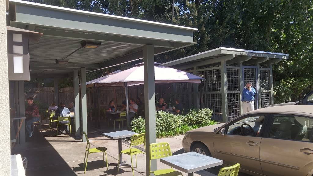 Newmans Grotto | restaurant | 485 Coburg Rd, Eugene, OR 97401, USA | 5414859292 OR +1 541-485-9292