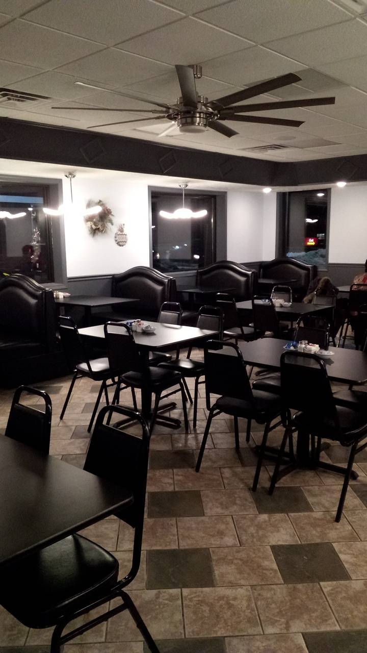 Sylvias Restaurant | restaurant | 3419 Avenue of the Cities, Moline, IL 61265, USA | 3095243032 OR +1 309-524-3032