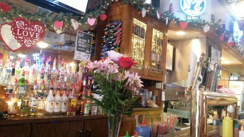 Caddy Shack | restaurant | 138 N Main St, Pardeeville, WI 53954, USA | 6084293606 OR +1 608-429-3606