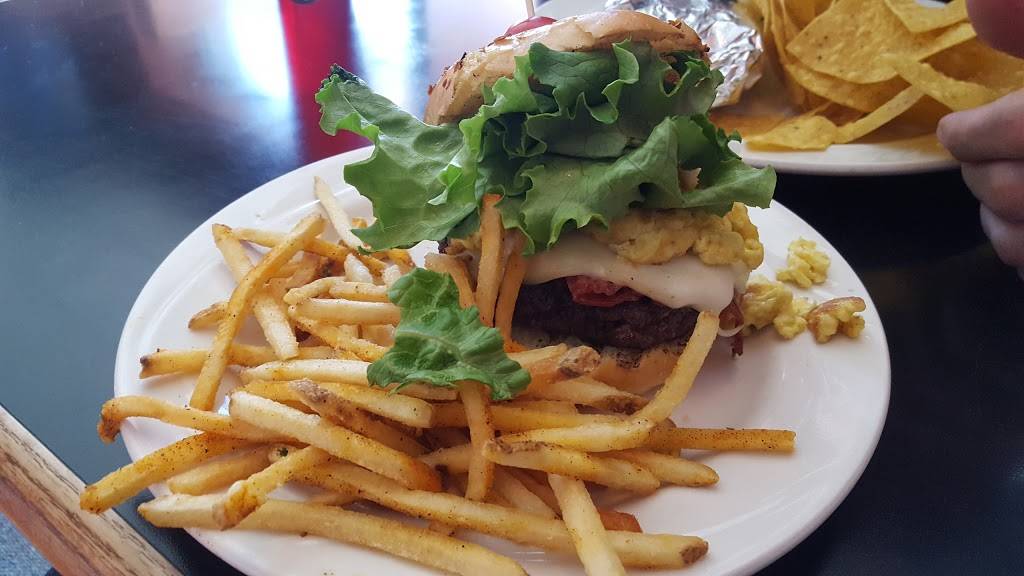 The Rush Inn Bar & Grille | restaurant | 35840 Chester Rd, Avon, OH 44011, USA | 4409373252 OR +1 440-937-3252