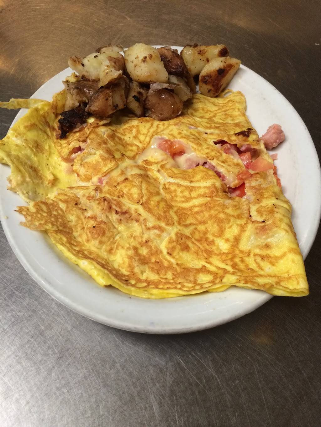 Talk of the Town Diner | restaurant | 362 N Falmouth Hwy, North Falmouth, MA 02556, USA | 5085633041 OR +1 508-563-3041