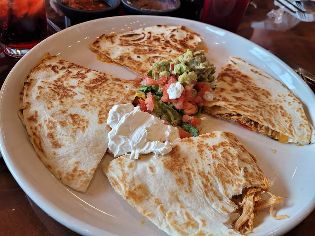 Mi Tierra (NE) | restaurant | 8320 Northwoods Dr, Lincoln, NE 68505, USA | 4022613738 OR +1 402-261-3738