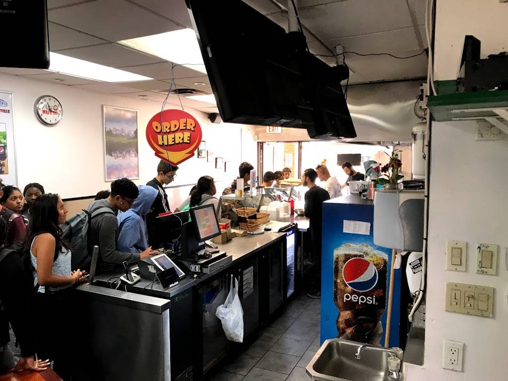 Pita Nutso | restaurant | 241 Queen St S, Mississauga, ON L5M 1L7, Canada | 9058586161 OR +1 905-858-6161