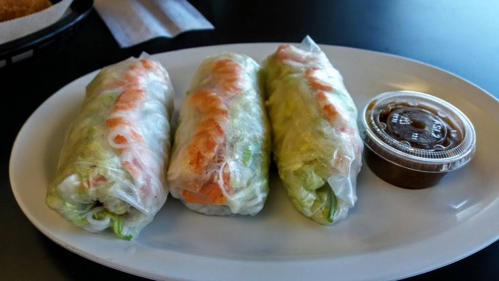 Bun Mee Phan | restaurant | 4011 N Oak Trafficway, Kansas City, MO 64116, USA | 8165996603 OR +1 816-599-6603