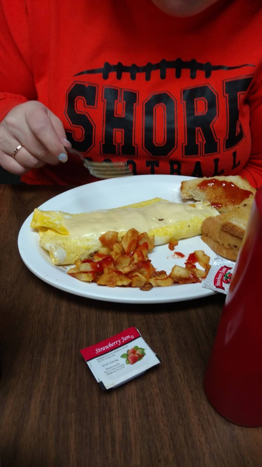 Janeys Restaurant | restaurant | 892 E Central Ave, Avis, PA 17721, USA | 5707538512 OR +1 570-753-8512