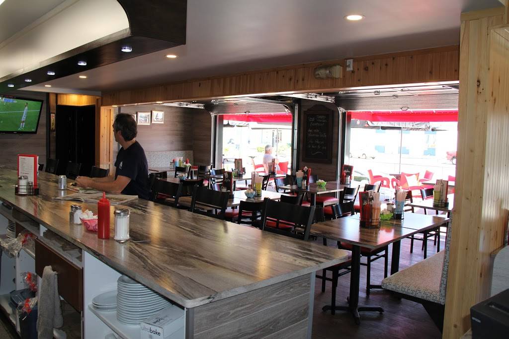 Restaurant La Lanterne | restaurant | 437 Boulevard Albiny Paquette, Mont-Laurier, QC J9L 1K7, Canada | 8196234339 OR +1 819-623-4339