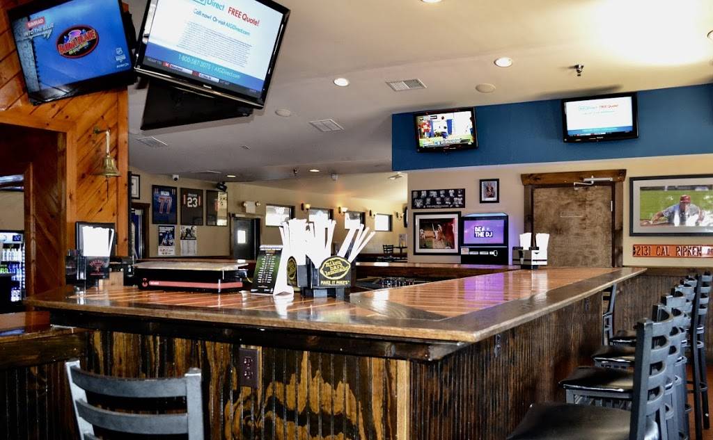 Sidelines Sports Bar & Grill | restaurant | 2 S. Sharp Street, Millville, NJ 08332, USA | 8568251667 OR +1 856-825-1667
