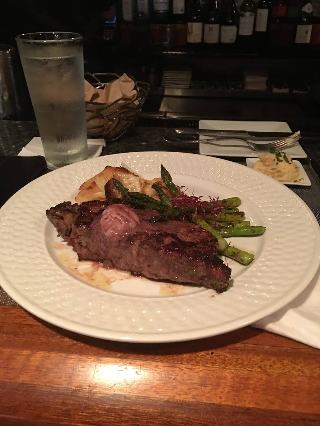 Chescas Restaurant | restaurant | 38 N Water St, Edgartown, MA 02539, USA | 5086271234 OR +1 508-627-1234