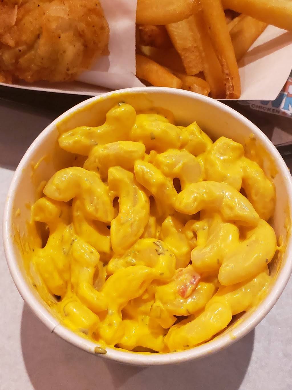 Mary Browns Chicken & Taters | restaurant | 901 Brant St Unit#3, Burlington, ON L7R 2J6, Canada | 9056341726 OR +1 905-634-1726