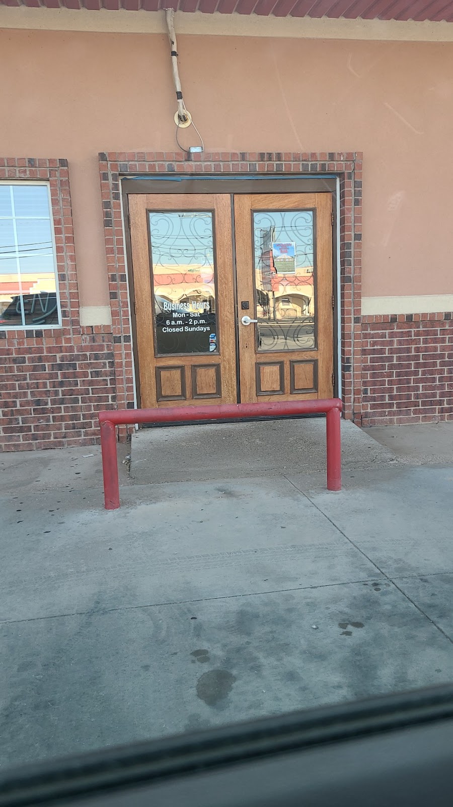 La Mexicana | restaurant | 808 N Main St, Andrews, TX 79714, USA | 4325246478 OR +1 432-524-6478