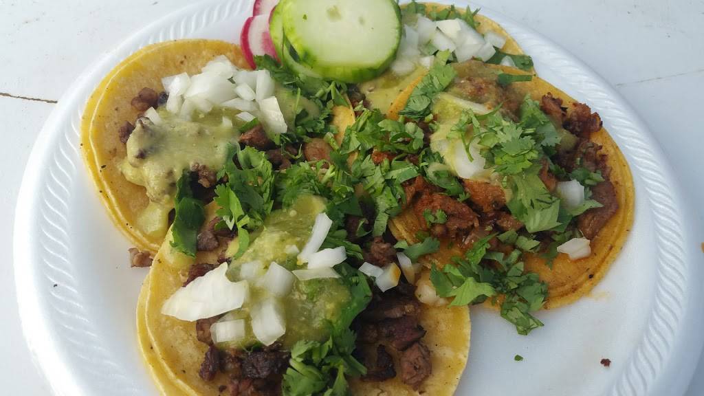 Tacos El Chavo Al Carbon | restaurant | 5370 Templeton St, Los Angeles, CA 90032, USA | 3235728804 OR +1 323-572-8804