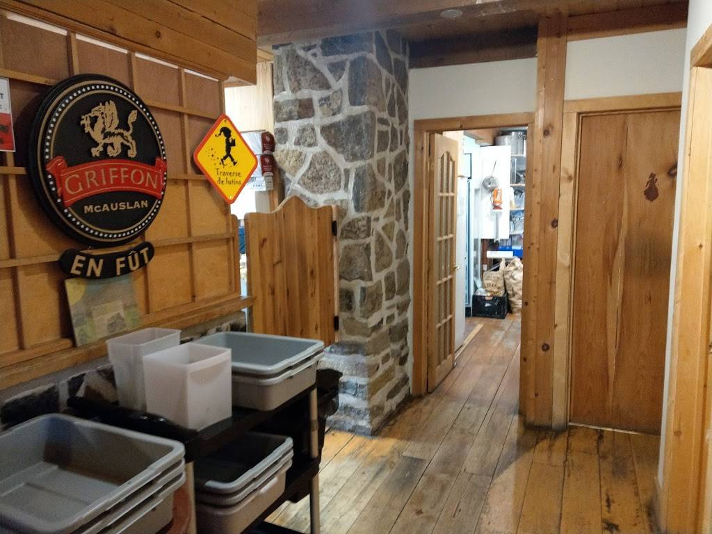 Café Des Artistes De La Lièvre | restaurant | 408 Avenue de Buckingham, Gatineau, QC J8L 2G7, Canada | 8192811987 OR +1 819-281-1987