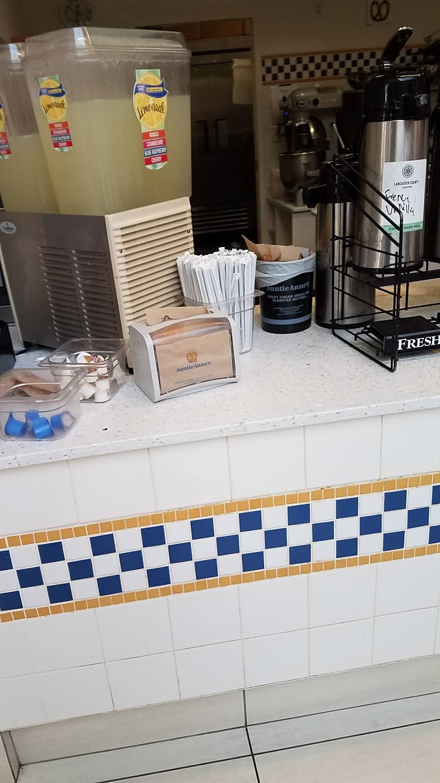 Auntie Annes | restaurant | 4289 Belden Village St NW, Canton, OH 44718, USA | 3304997496 OR +1 330-499-7496