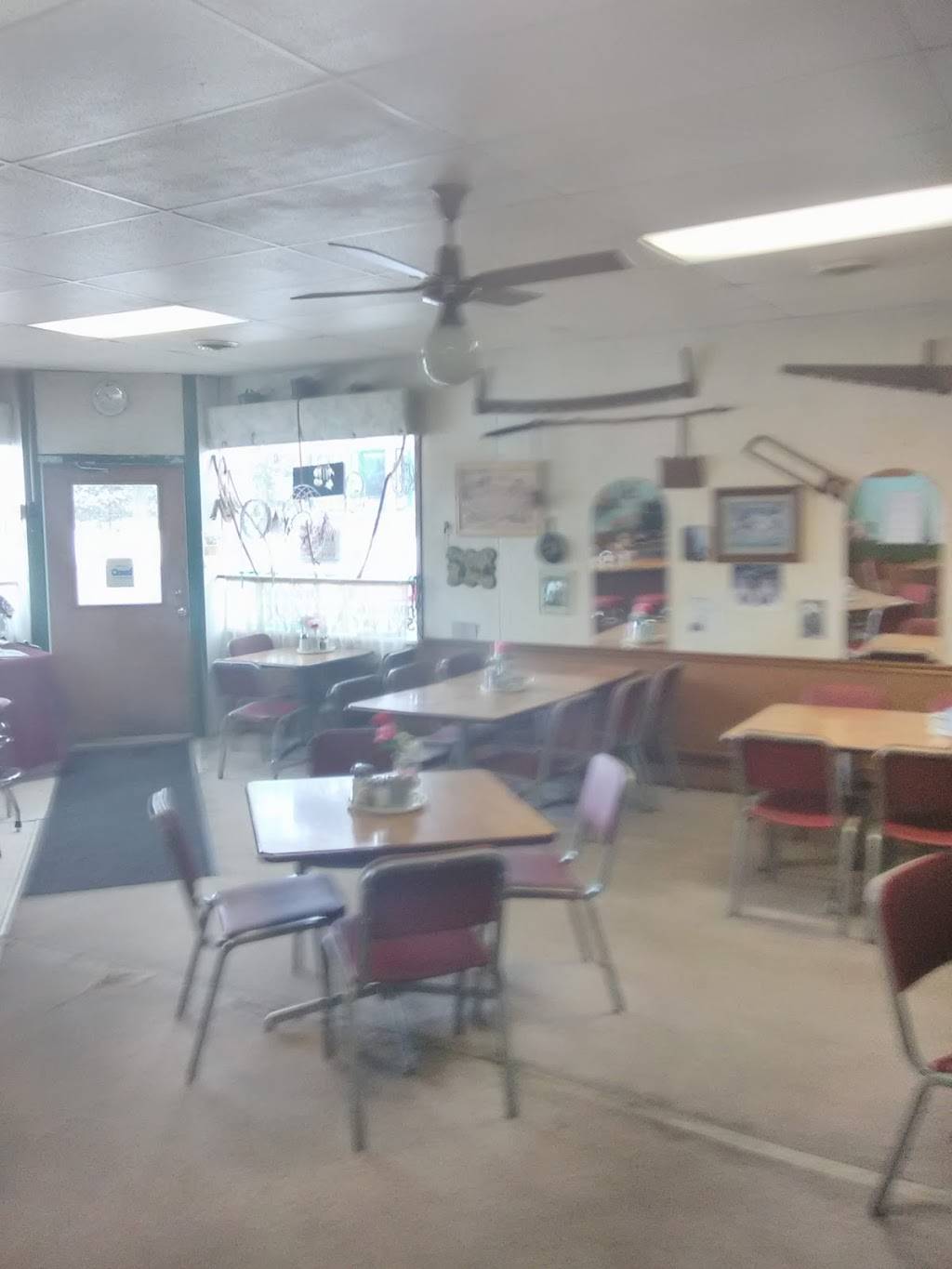 Kozy Korner | restaurant | 427 Grand Ave, Merrill, WI 54452, USA | 7159210761 OR +1 715-921-0761