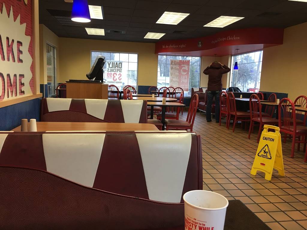 KFC | restaurant | 131 E Lakewood Blvd, Holland, MI 49424, USA | 6163927845 OR +1 616-392-7845