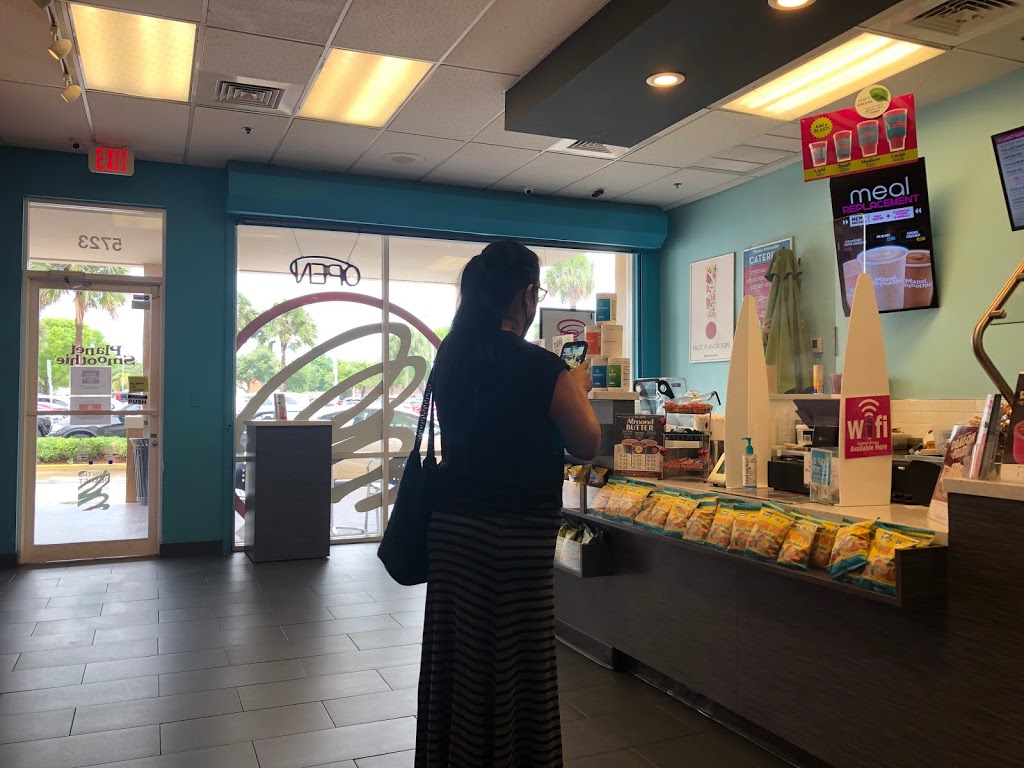 Planet Smoothie | restaurant | 5723 NW 7th St, Miami, FL 33126, USA | 3052677795 OR +1 305-267-7795