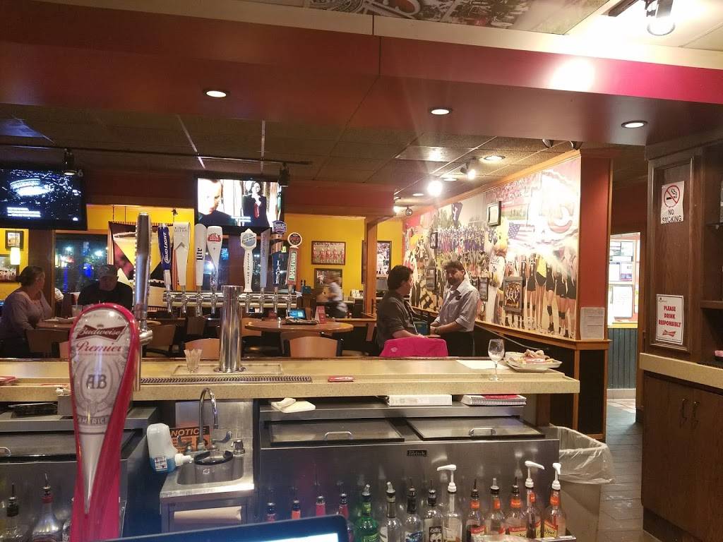 Applebees Grill + Bar | restaurant | 2401 Rock Haven Rd, Harrisonville, MO 64701, USA | 8168872288 OR +1 816-887-2288
