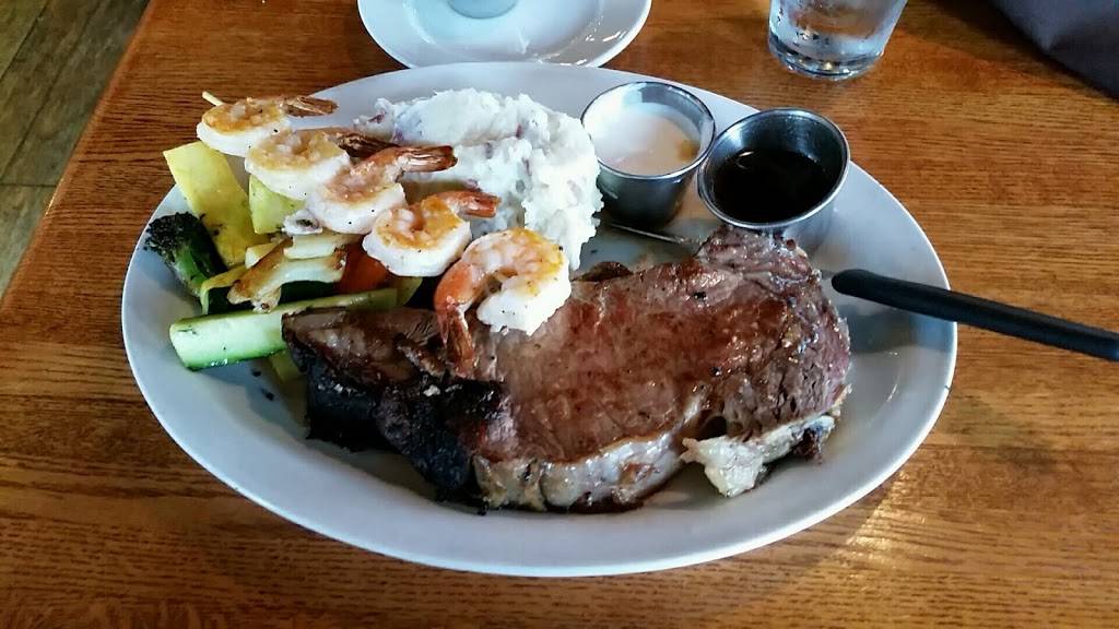 Rivershore Bar & Grill | restaurant | 1900 Clackamette Dr, Oregon City, OR 97045, USA | 5036555155 OR +1 503-655-5155