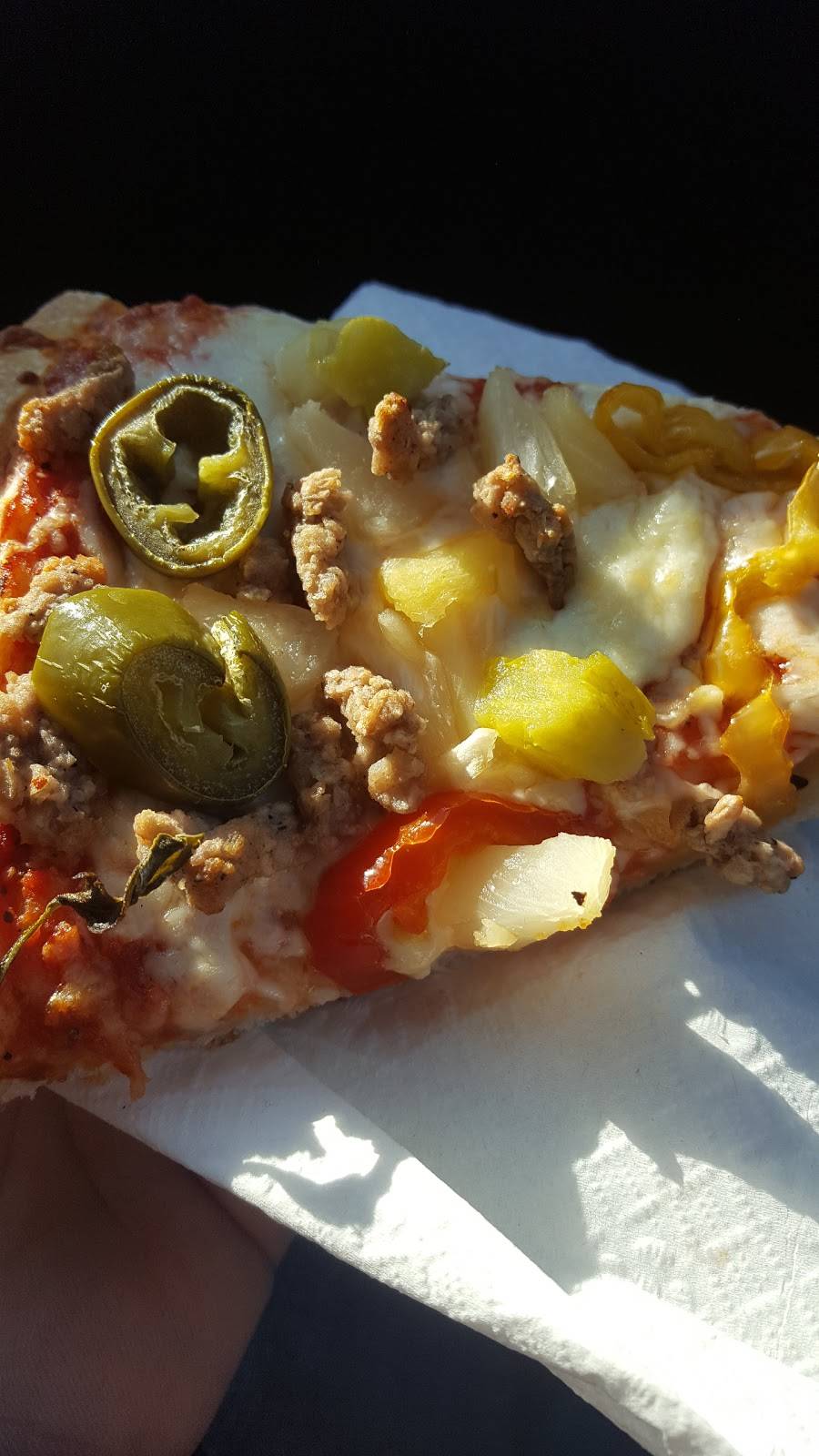 Julius Pizza | restaurant | 600 Ontario St #23, St. Catharines, ON L2N 7H8, Canada | 9059357971 OR +1 905-935-7971