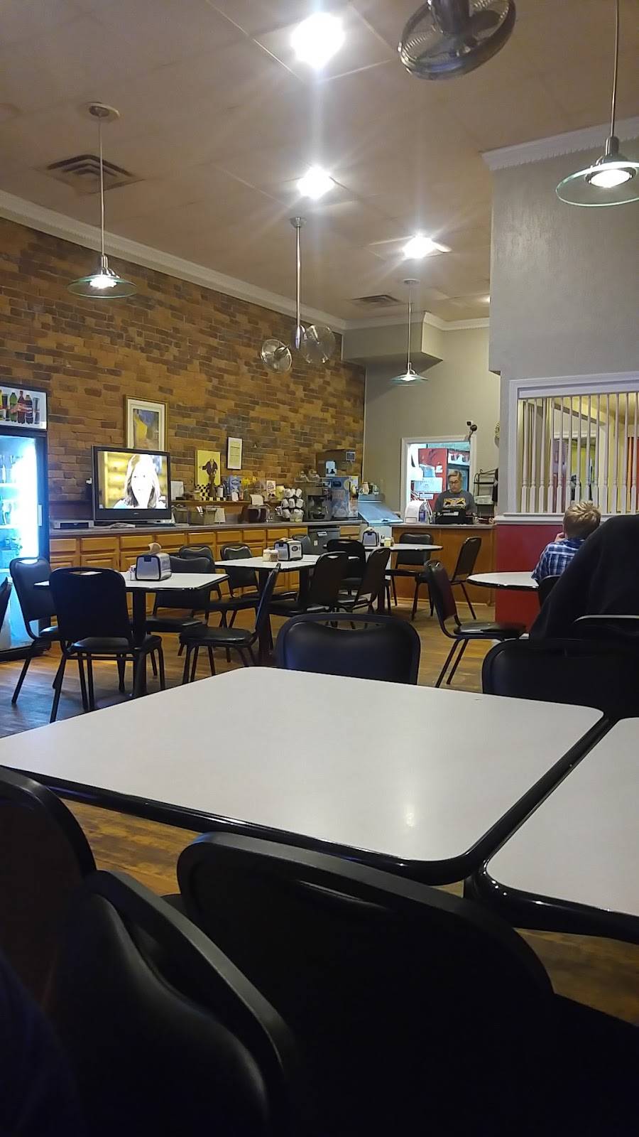 Bocelli Pizza & Pasta Shoppe | restaurant | 102 Depot St, Shelbyville, TN 37160, USA | 9316809579 OR +1 931-680-9579