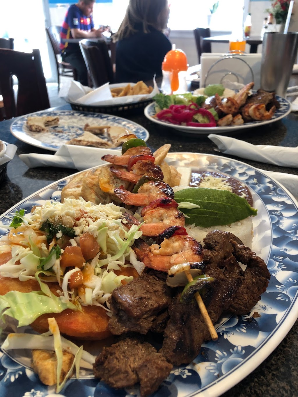 El sabor catracho | restaurant | 2201 S 7th St, Philadelphia, PA 19148, USA | 2157551685 OR +1 215-755-1685